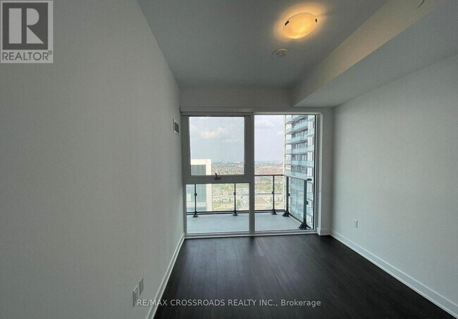 Building Photo - 95 Oneida Crescent