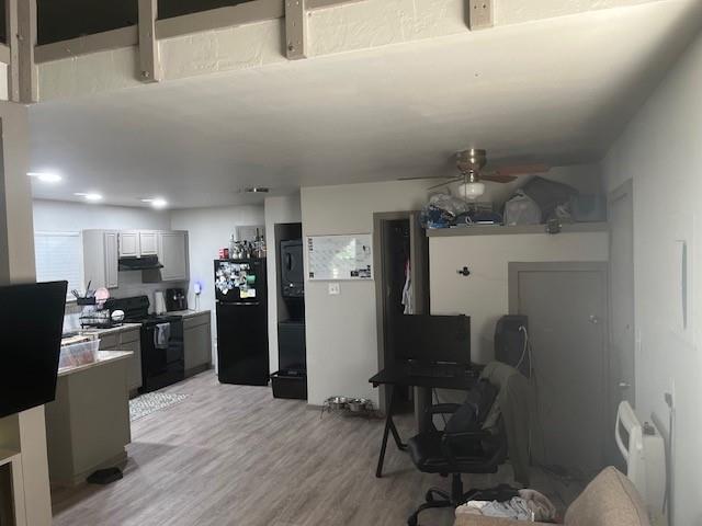 Foto del edificio - 1220.5 Knight St