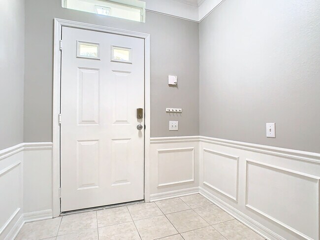 Building Photo - 5609 Gaspar Oaks Dr