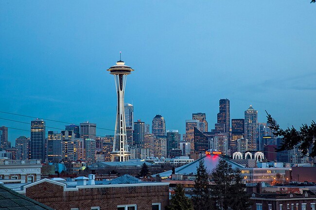 Building Photo - Queen Anne Home