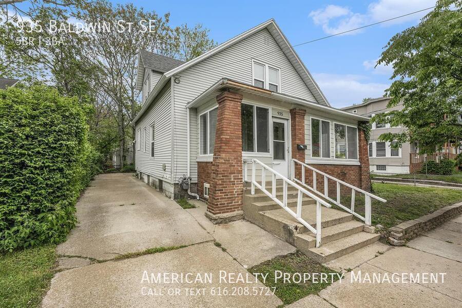 Primary Photo - 935 Baldwin St SE