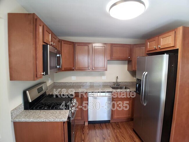 Foto del edificio - 631 Kenny St