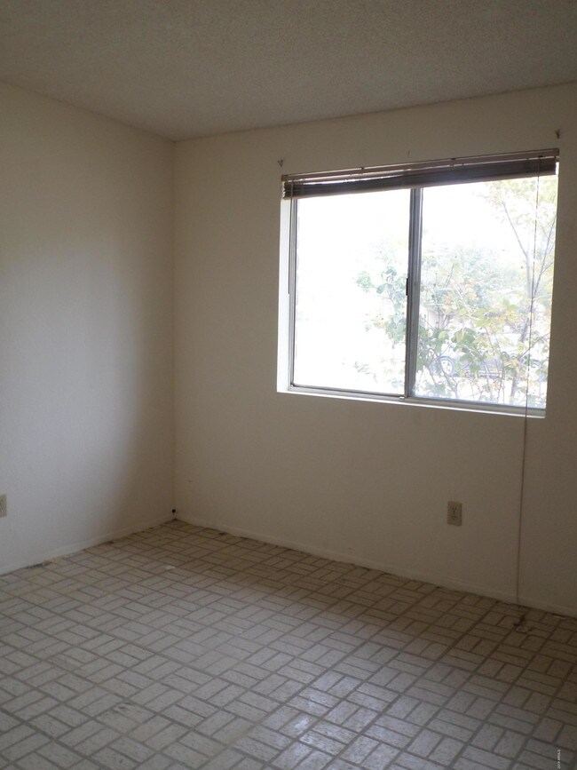 Foto del edificio - 2035 E 15th St