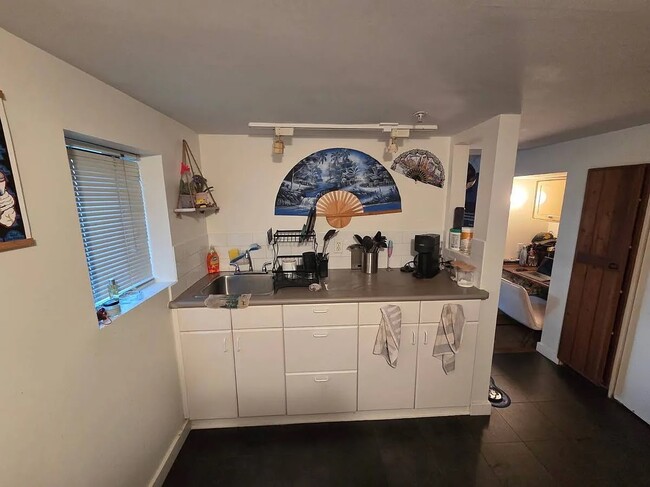 Photo du bâtiment - 662 7th Av E