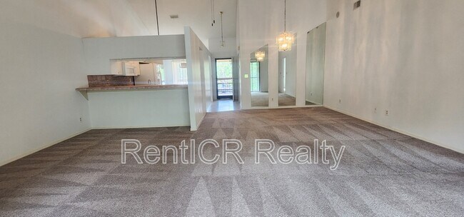 Building Photo - 1801 E Lake Rd S