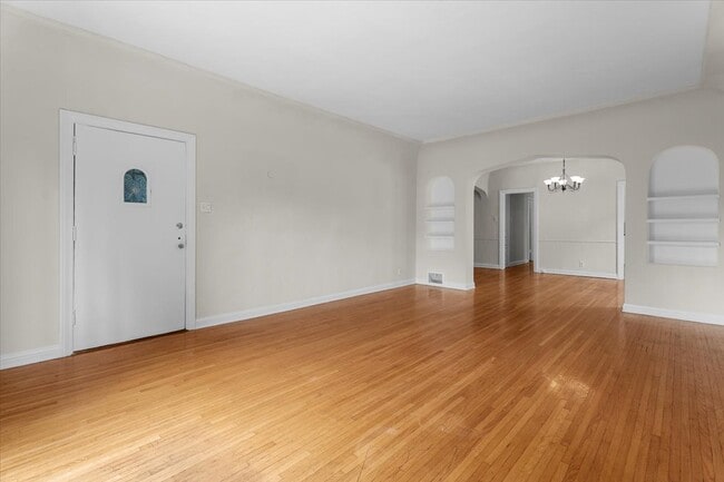 Building Photo - 429 N Gardner St
