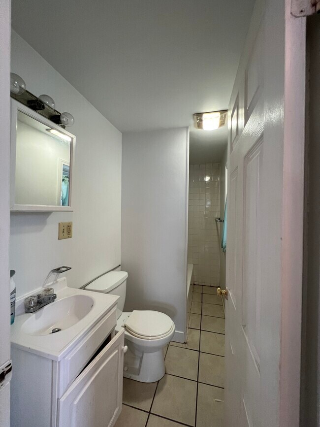 Building Photo - 55 Leyden St