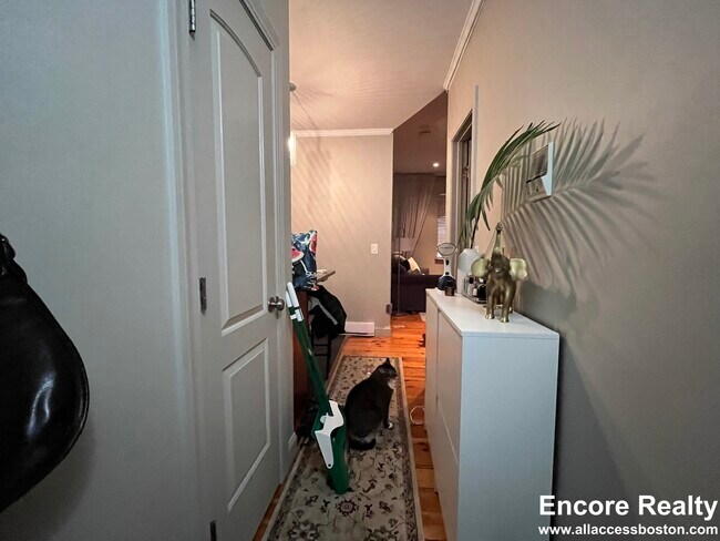 Building Photo - 17 Garrison St