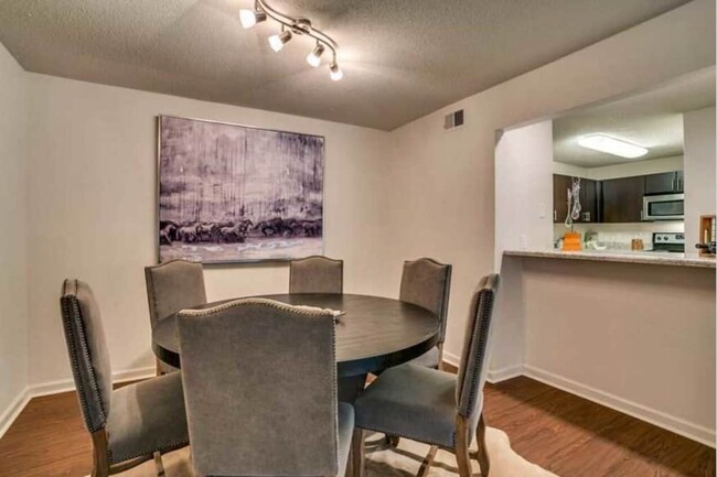 dining room and bar area - 1414 Sharpsburg Cir