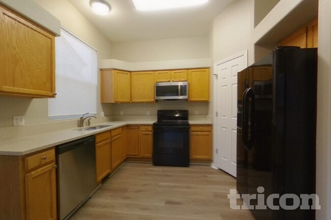 Building Photo - 8195 Radcliff Dr