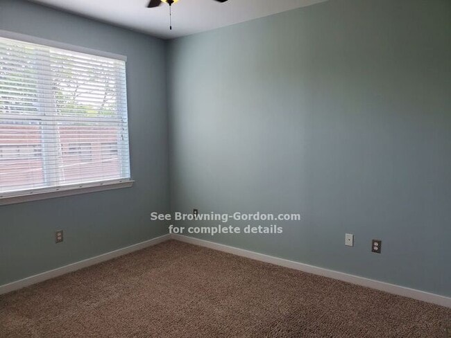 Building Photo - One Bedroom at the Bristol!