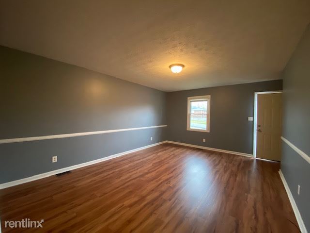 Building Photo - 2 br, 1 bath Duplex - 123B Brenda Dr 123B ...