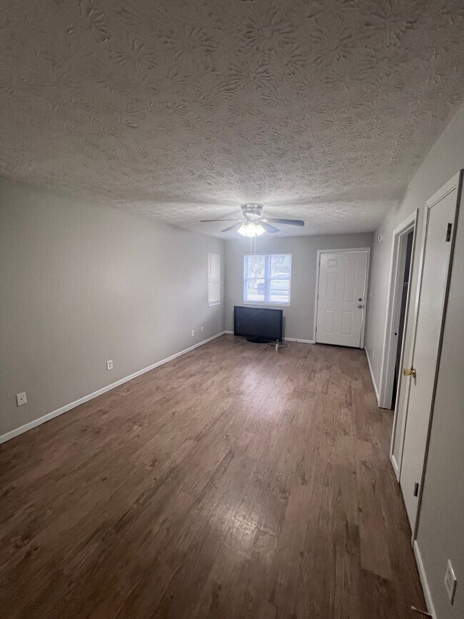 Foto del edificio - 1029 N 7th St