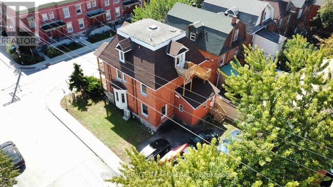 Building Photo - 531 McLeod St