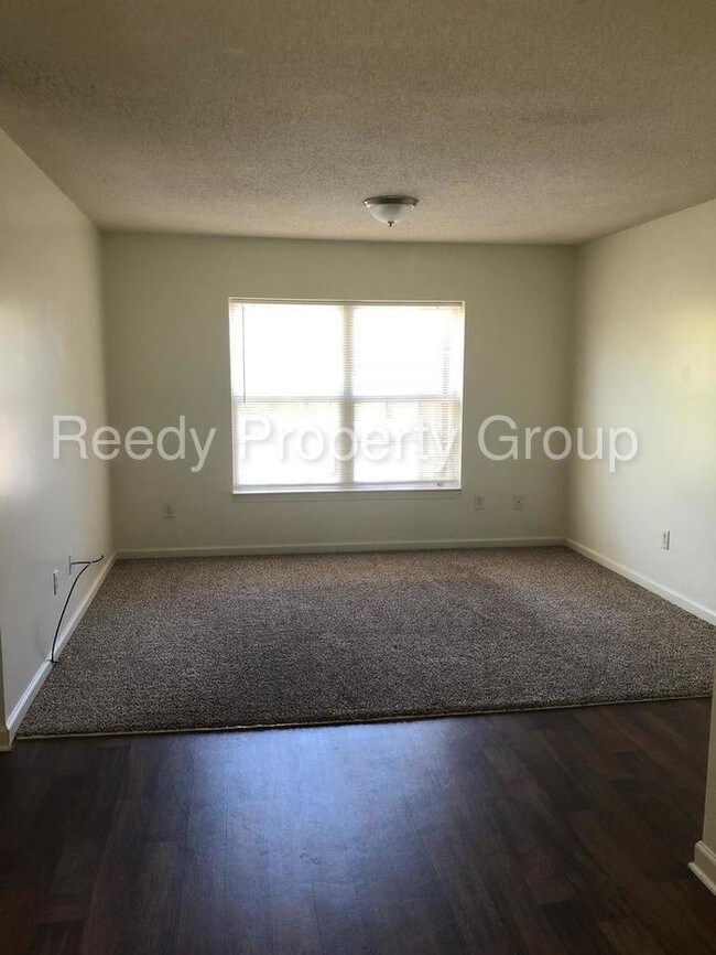 Foto del edificio - 707 Poplar Dr