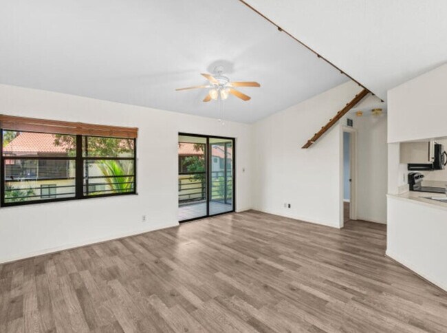 Foto del edificio - 3 Vía De Casas Sur
