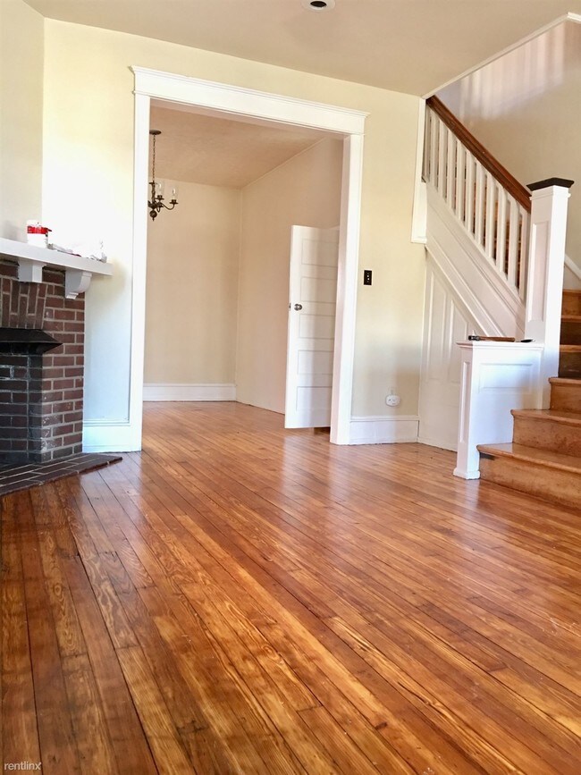 Building Photo - 4 br, 1.5 bath House - 5027 Saul St