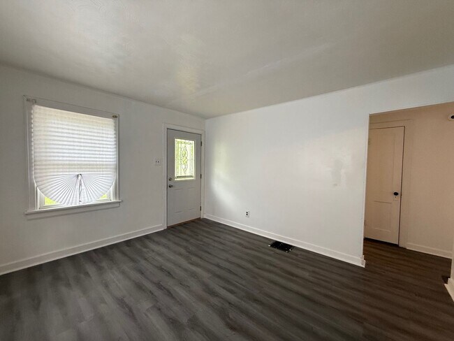Foto del edificio - Freshly Renovated Bungalow in Home Park Area!