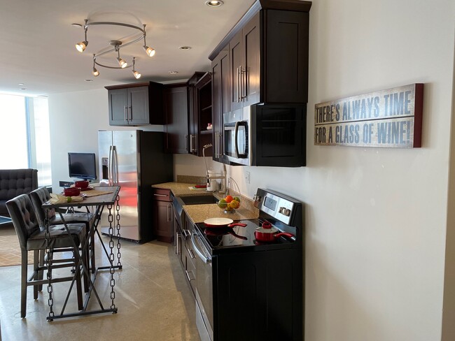 Building Photo - Gallery 720 Olive Luxury Apartments