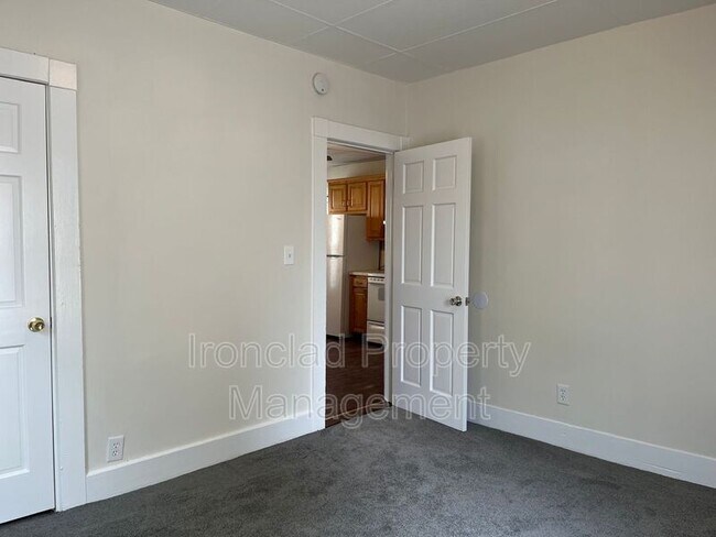 Foto del edificio - 144 Dwight St