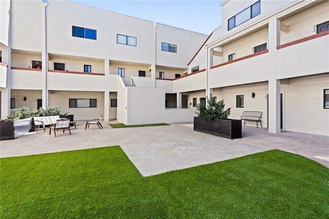 Foto del edificio - 2605 Enfield Rd