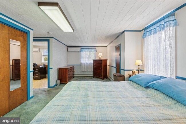 Foto del edificio - 1068 N Warren St