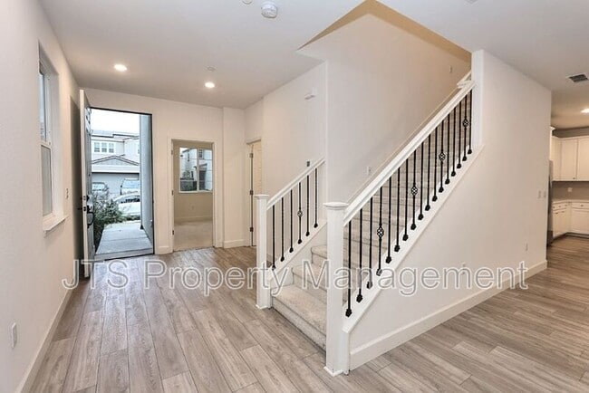 Building Photo - 3542 Nuestra Ave