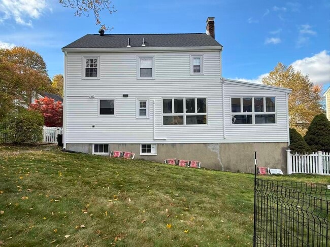 Building Photo - 48 Watson Rd