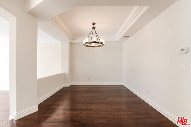 Building Photo - 6463 Zuma View Pl