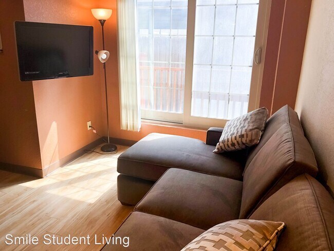 Building Photo - 1 br, 1 bath Room For Rent - 603 E. Clark