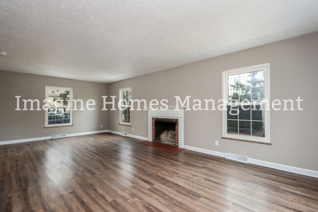 Building Photo - 1730 Southbend Dr