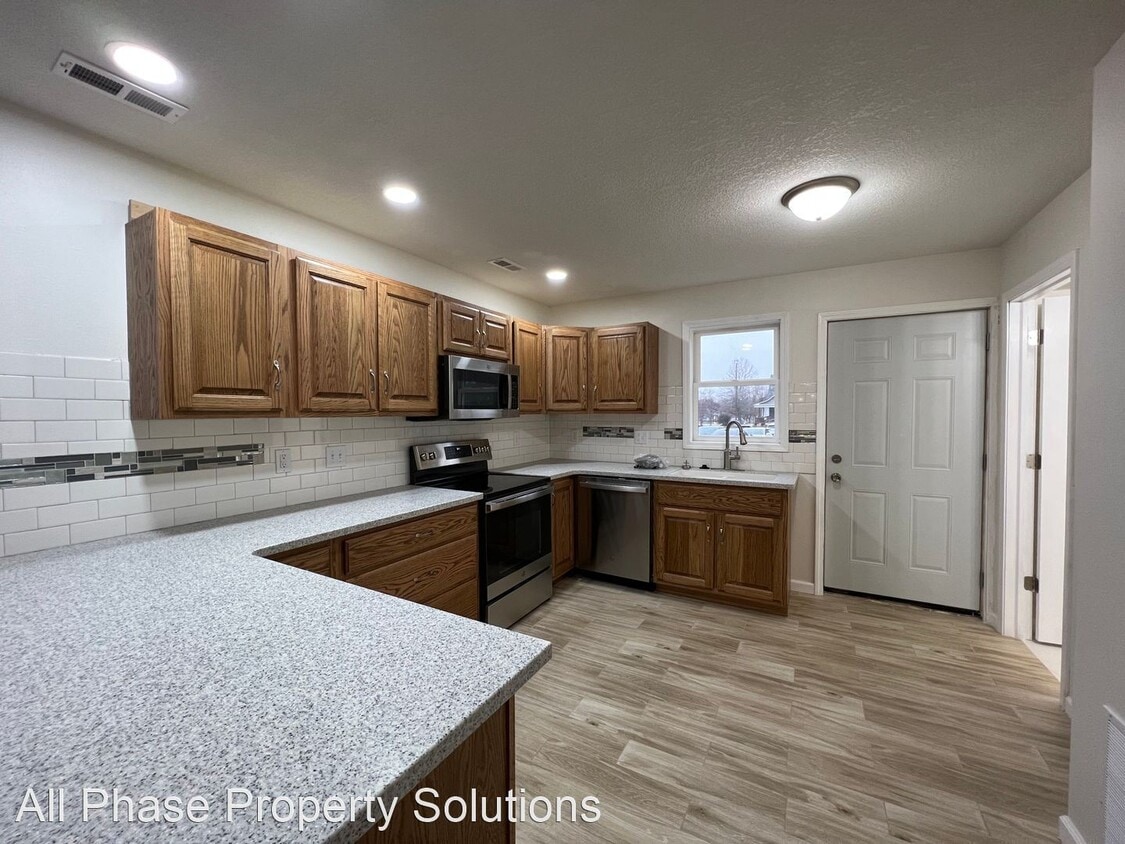 1021 N 20th St, Quincy, IL 62301 House Rental in Quincy, IL