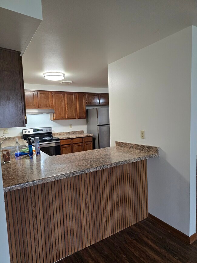 Building Photo - Creekside Apts