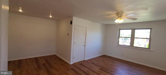 Foto del edificio - 9403 Lansford St