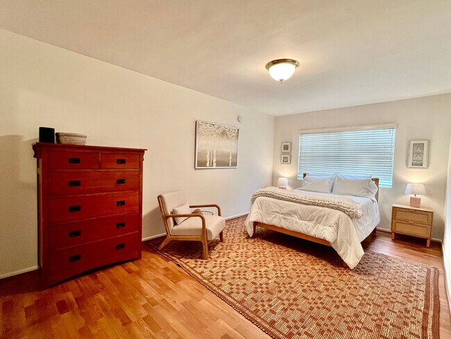 Foto del edificio - Beautifully Furnishee 2 bedroom, 2 bathroom Home