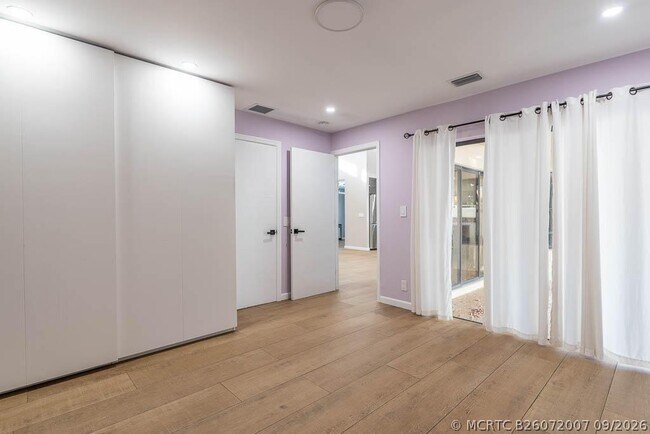 Building Photo - 6876 Palmar Ct