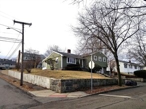 Building Photo - 225 Governors Rd