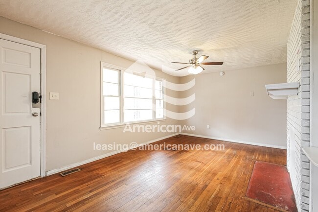Building Photo - 115 S 1659