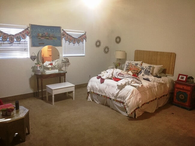 Building Photo - 311 E 38th St