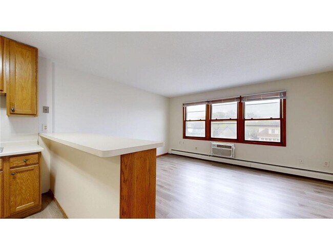 Foto del edificio - 2216 Pleasant Ave