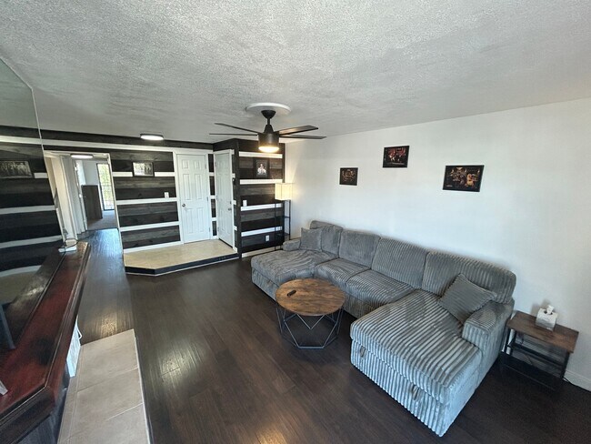 Building Photo - 1675 AZ-95