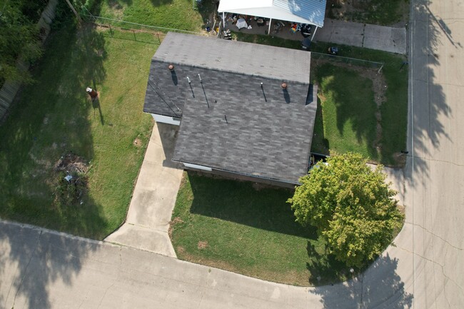 Building Photo - 1617 Wimberly St