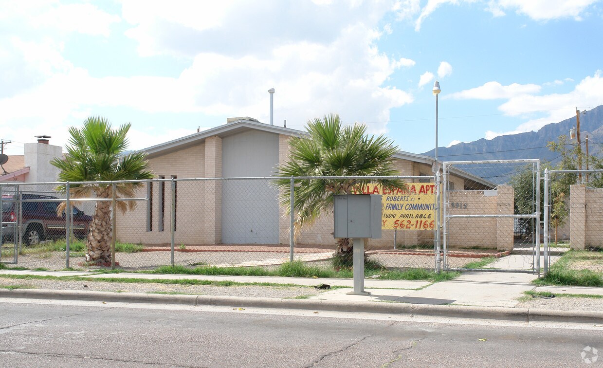 Foto principal - 8915 Robert Dr