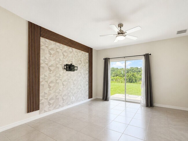 Building Photo - Family-Friendly lifestyle living in this 5Bedroom/3Bath spacious Odessa home!