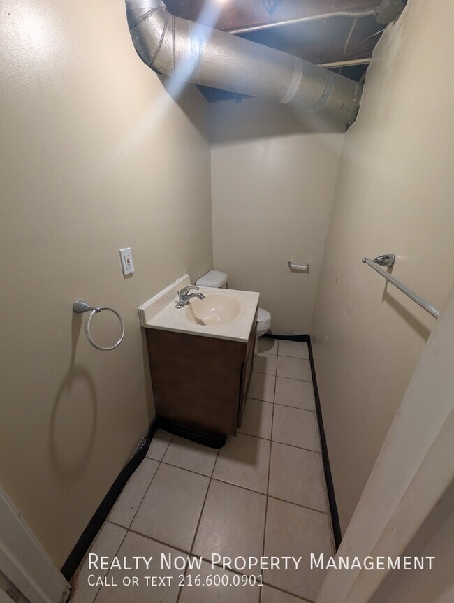 Foto del edificio - 14804 Rockside Rd