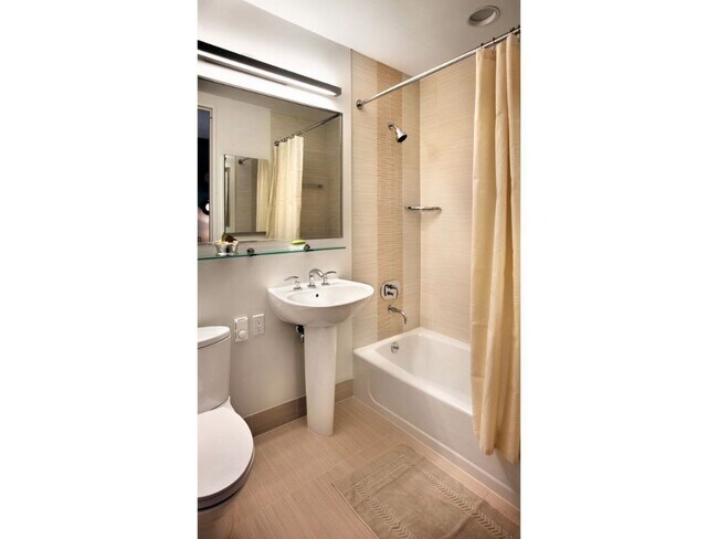 Foto del edificio - 200 W 67th St