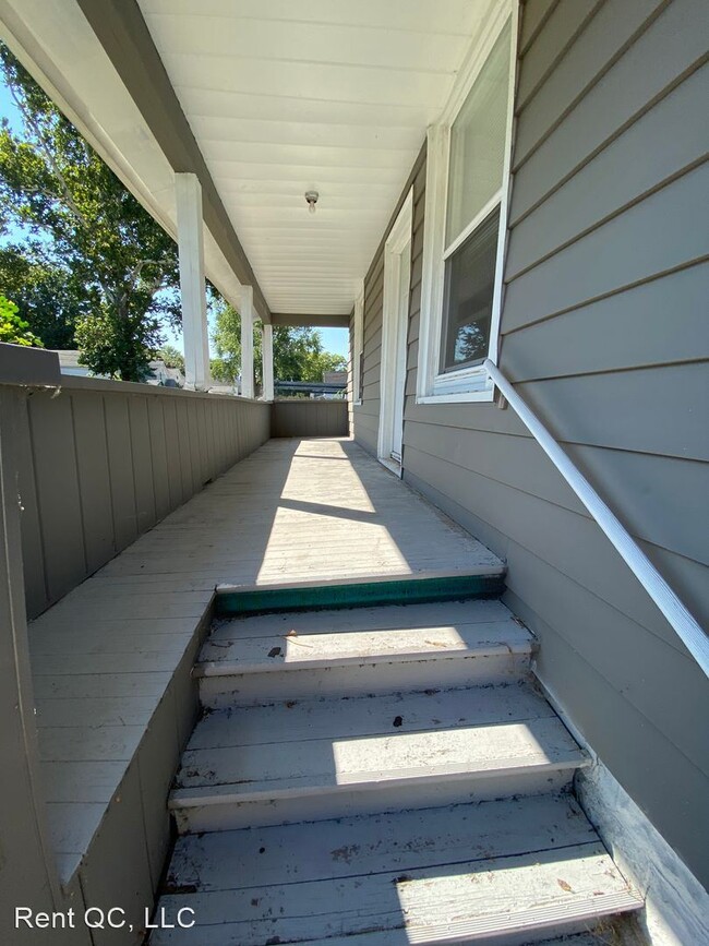 Building Photo - 3 br, 1 bath House - 2312 1/2 W. 1st Street