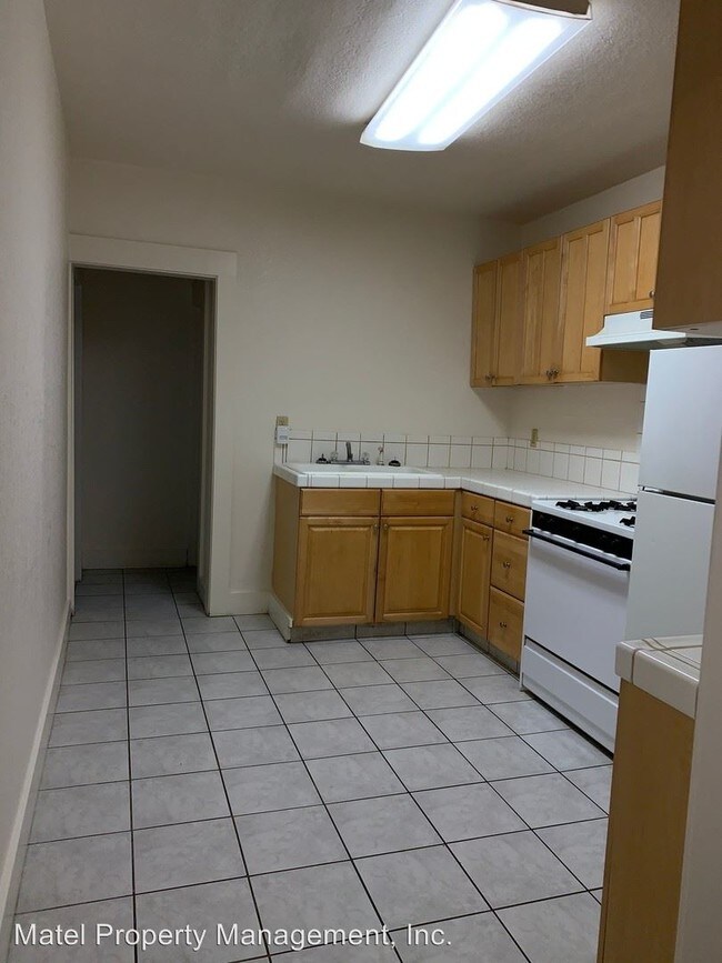 Building Photo - 2 br, 1 bath Apartment - 1214 G Street #4