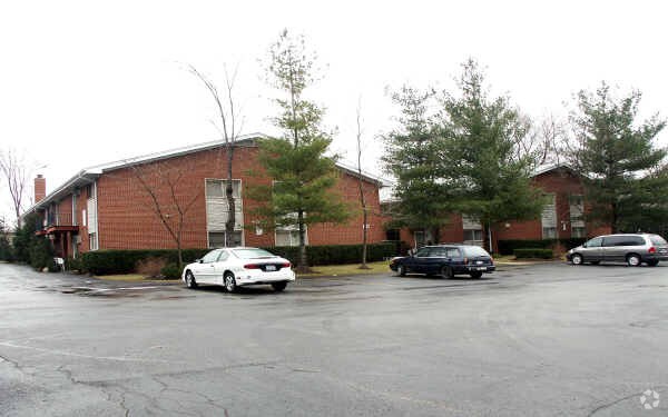Primary Photo - 315 N Yale Ave