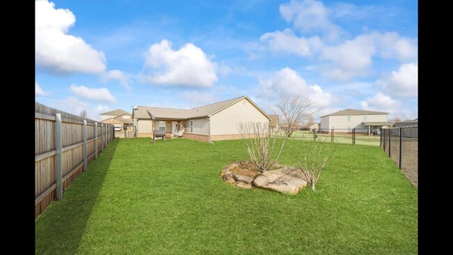 Foto del edificio - 12329 N 108th E Ave
